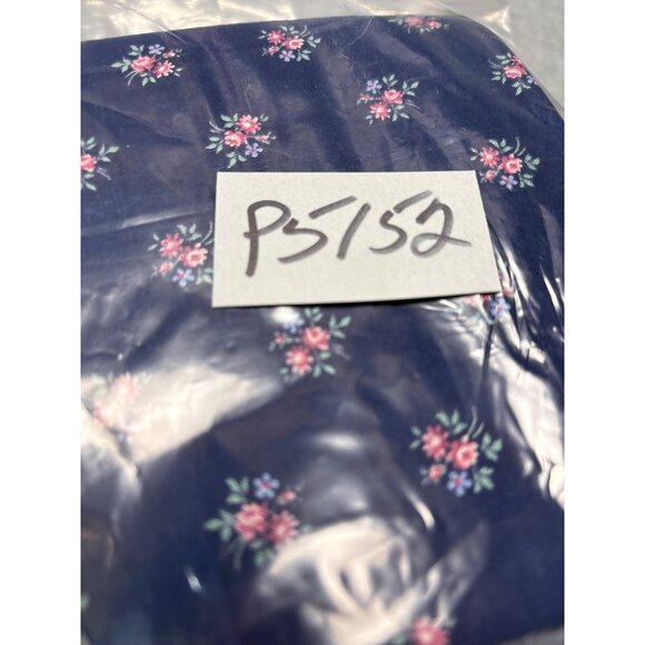 Vintage Peter Pan Fabrics 18x22 Cotton Fat Quarter Floral Navy Print Fabric - Picture 5 of 5